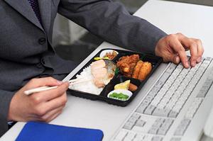 府中市の新鮮馬刺しと創作料理を楽しむ「都夏 府中」｜絶品グルメとお酒の魅力紹介